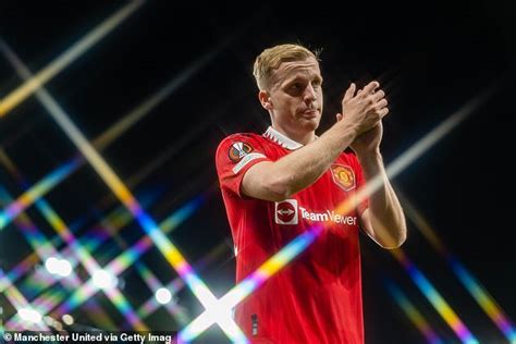 Donny Van De Beek Believes He Can Help Man United As Dutchman Admits