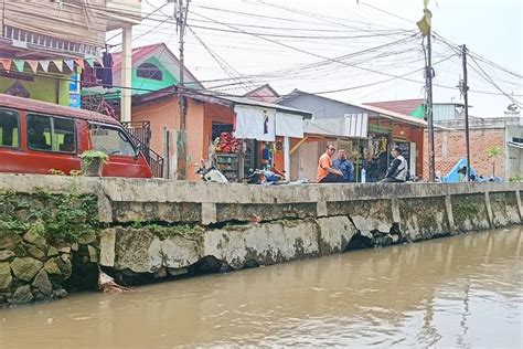 Foto Turap Kali Baru Di Kramatjati Jaktim Bakal Dibuat Lebih Tinggi