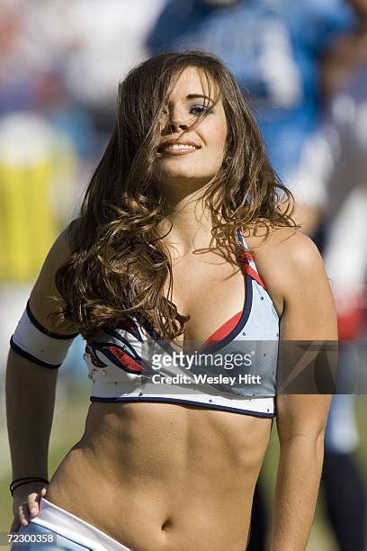 67 Titans Cheerleaders 2006 Stock Photos, High-Res Pictures, and Images - Getty Images