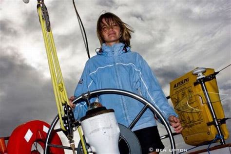 16-Year-Old Jessica Watson and Her Pink Boat (44 pics)