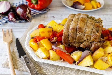 Arrosto Di Vitello Con Patate Cipolle E Peperoni