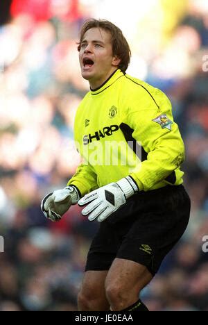 MARK BOSNICH MANCHESTER UNITED FC 01 August 1999 Stock Photo - Alamy