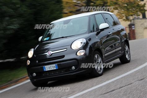 Prove L Living Auto Test Su Strada E Su Pista Automoto It