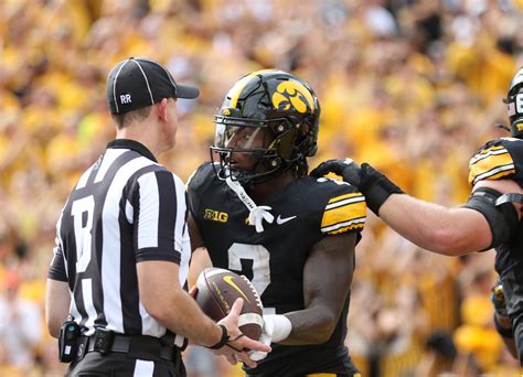 Iowa Junior Rb Kaleb Johnson Named Semifinalist For Maxwell Award