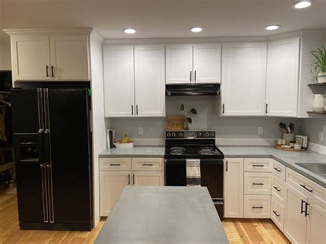 Modern White Lyon S Custom Cabinetry Llc