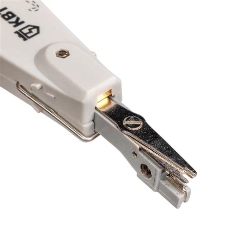 Инструмент для заделки витой пары в кросс-панель