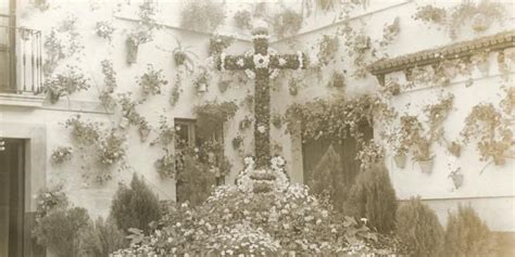 Origen de las Cruces de Mayo de Córdoba