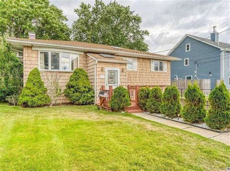 Massapequa Park Real Estate Massapequa Park Ny Homes For Sale Zillow