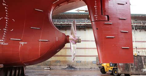 Ship Propeller Reduce Vibrations Boost Efficiency