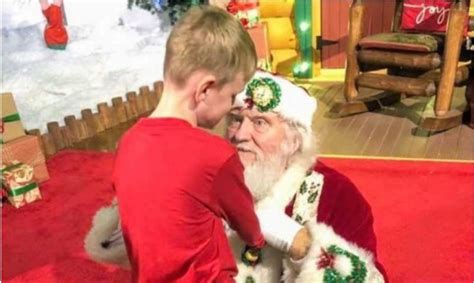 Un Ragazzo Cieco E Autistico Non Poteva Vedere Babbo Natale Quindi