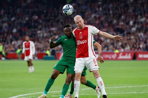 Klaassen Legt Vinger Op Zere Plek En Gaat In Op Eigen Toekomst Bij Ajax