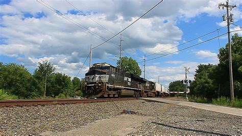 Ns Es Ac Gevo S Lead A Wb Piggy Intermodal Train