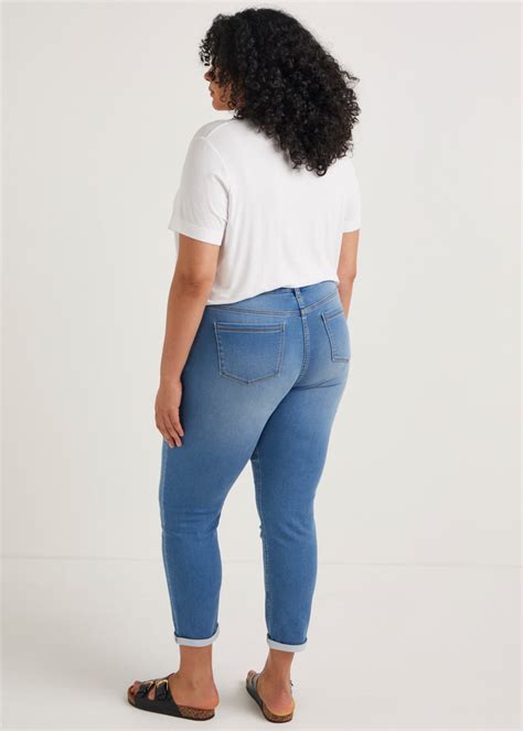 Papaya Curve Jolie Mid Wash Relaxed Skinny Jeans Matalan