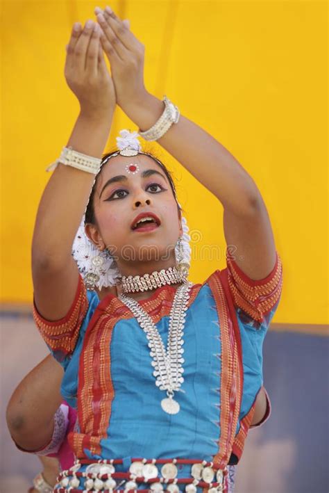 Indian classical dancers editorial photography. Image of thousands ...