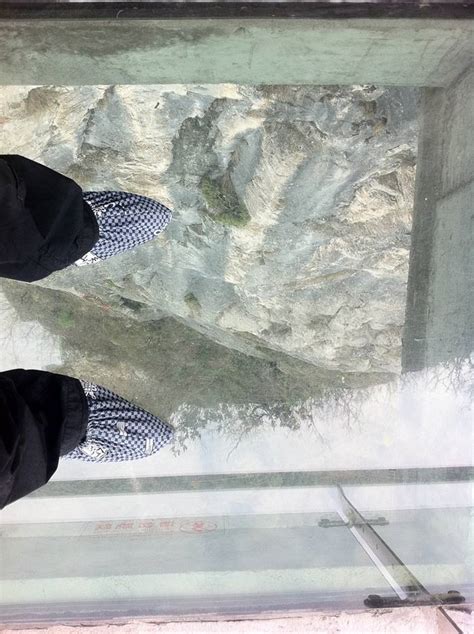 Skywalk On Glass Bridge — China | RiTeMaiL