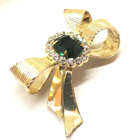 Green Rhinestone Bow Brooch Vintage Gold Tone Emerald Green And