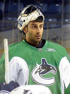 Roberto Luongo Biography, Age, Height, Wife, Net Worth, Family