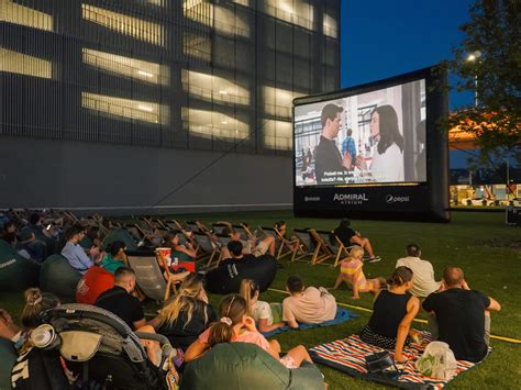 Dva Sjajna Filmska Hita Za Kraj Ovogodi Njeg Galerija Open Air Cinema