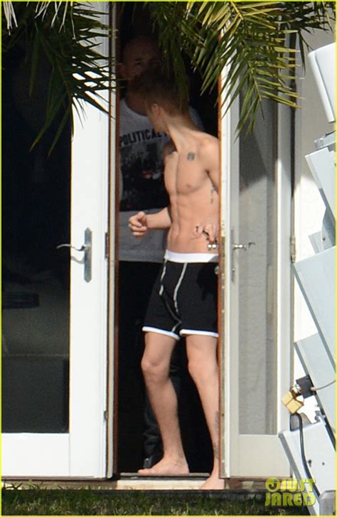 Justin Bieber Shirtless Underwear Clad In Miami Photo 527501