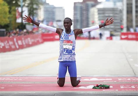 Kiptum sets new world marathon record | CityNews Toronto