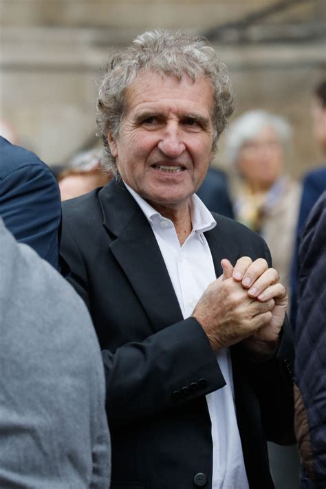 Photo : Gérard Leclerc à la sortie des obsèques d'Emmanuel de La Taille ...