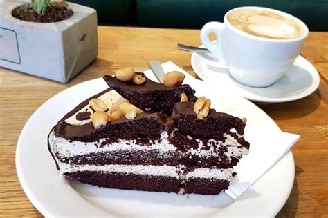 The Best Vegan Caf S In Berlin By Veganberlin Veganer Kuchen