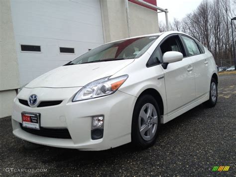 Blizzard White Pearl Toyota Prius Hybrid Ii Photo