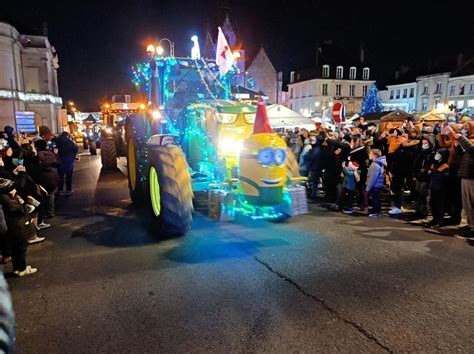 D Fil De Tracteurs Illumin S Pour No L O Peut On Les Voir En Sarthe