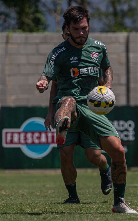 Fluminense Tenta Renovar Empr Stimo De Nathan Junto Ao Atl Tico Mg