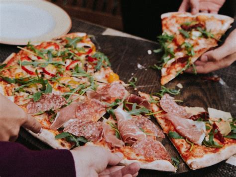 7 Worst Fast Food Pizzas To Stay Away