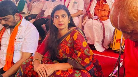 Actor Kasthuri Booked For Promoting Hatred With Her Remarks Against Telugu Speaking People In Tn