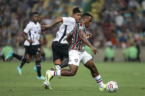 Atuações Do Fluminense Contra A Ldu Noite De Arias Noite De