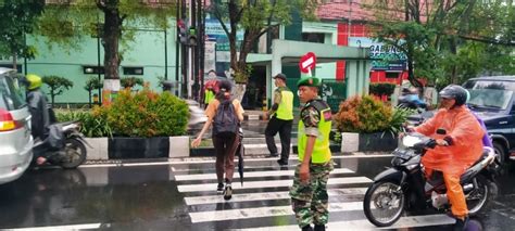 Malang Post Peduli Terhadap Keselamatan Anak Sekolah Babinsa