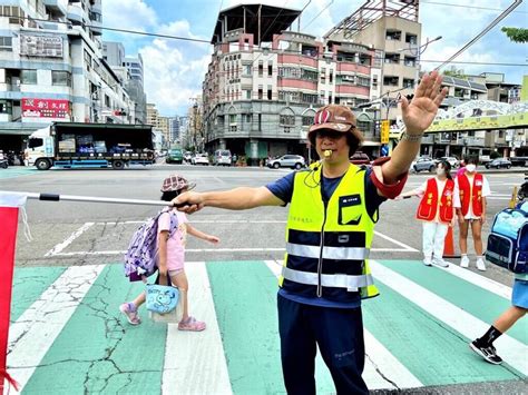 台中教師獲頒金安獎 1300名學生放學只花7分鐘 地方 中央社 Cna