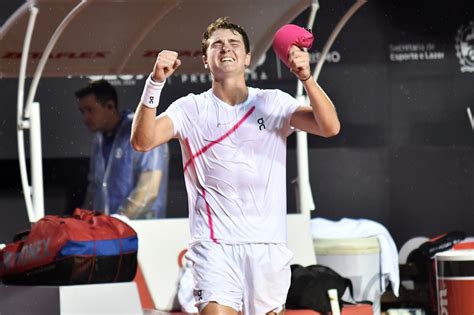 Tênis João Fonseca Estreia No Rio Open Arrasando 36º Do Mundo E Soma 1ª Vitória Na Atp