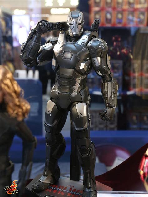 Civil War S Black Widow Figure Revealed By Hot Toys