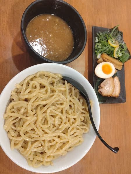 『超濃厚豚骨魚介つけ麺 熱盛 特盛』ラーメン 春樹 多摩カリヨン館店のレビュー ラーメンデータベース