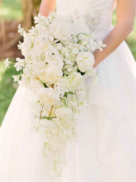 20 Romantic White Wedding Bouquet Ideas