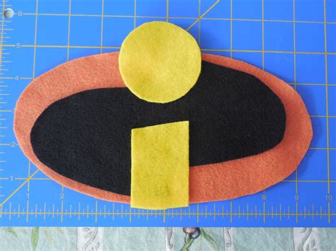 Two Kid Kitchen: DIY "The Incredibles" family costumes