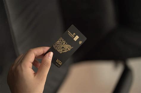 Thẻ Đen Vietcombank Vietcombank Visa Signature 2023