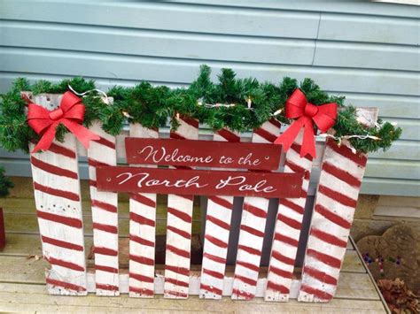 Pallet Christmas Fence For Porch Decoration