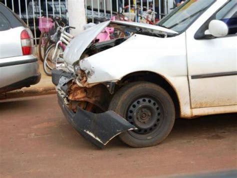 Colisão Entre Carros Deixa Mulher Ferida Em Sidrolândia Interior