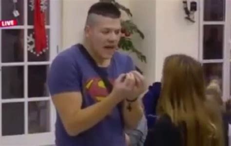 HOT VIDEO RAZVRAT U PAROVIMA Magdalena I Ana Marija U Lezbo Akciji Gastoz Pokazao Ponos