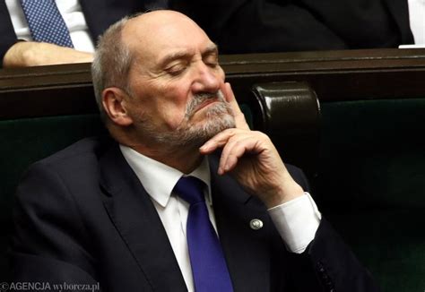 Prezes Pis Zgodzi Si By Macierewicz Zosta Szefem Nik