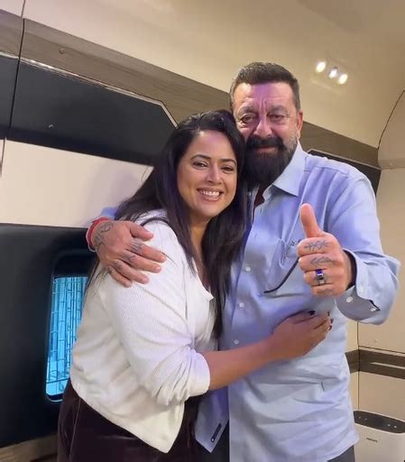 sameera reddy reunites   musafir  star sanjay dutt punenews