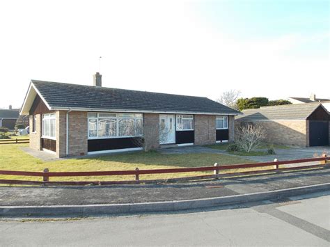 Cj Hole Burnham On Sea 3 Bedroom Detached Bungalow For Sale In