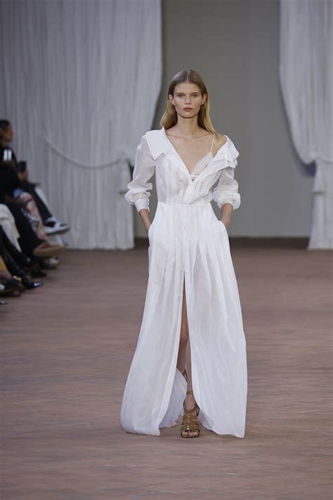 Alberta Ferretti Summer Showdetails