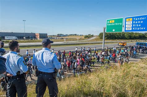 Denmark Says It Wont Stop Migrants Travelling To Sweden After U Turn