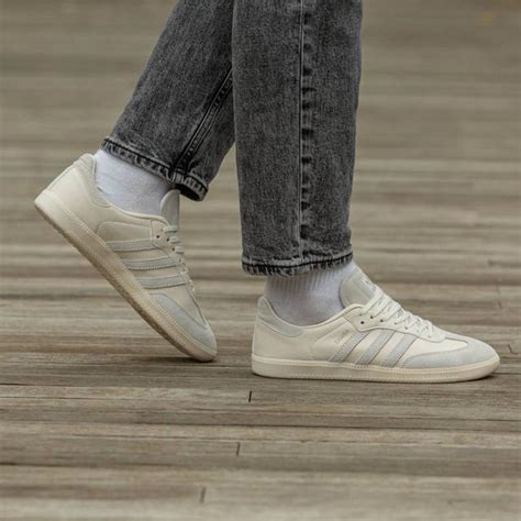 Женские кроссовки Adidas Samba White Milk (белые) легкие летние беговые ...