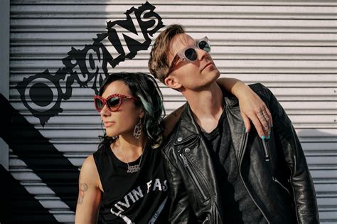 How Erykah Badu Was Inspired By Matt And Kim To Strip Naked On The